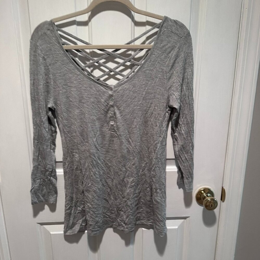 Arizona Jean Co. Gray Button Top with Crisscross Back - Size Medium